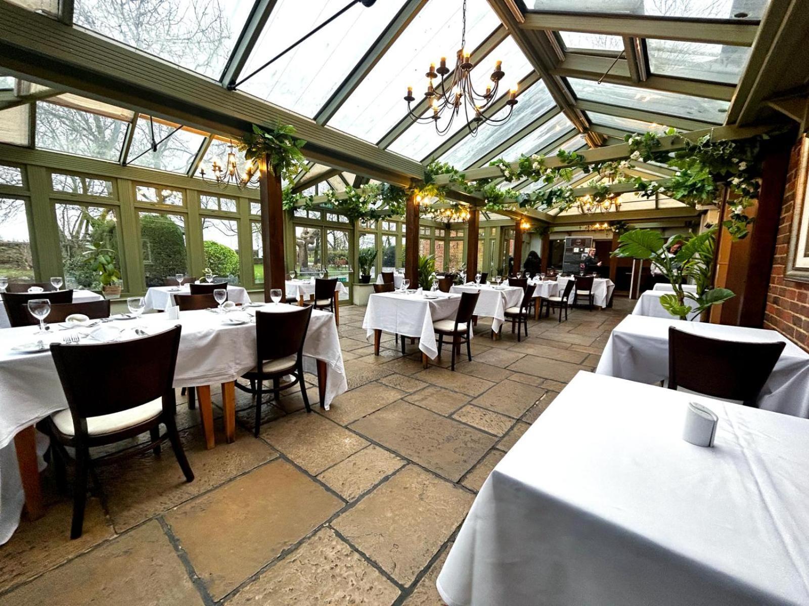 Marsh Farm Hotel Swindon Exterior foto