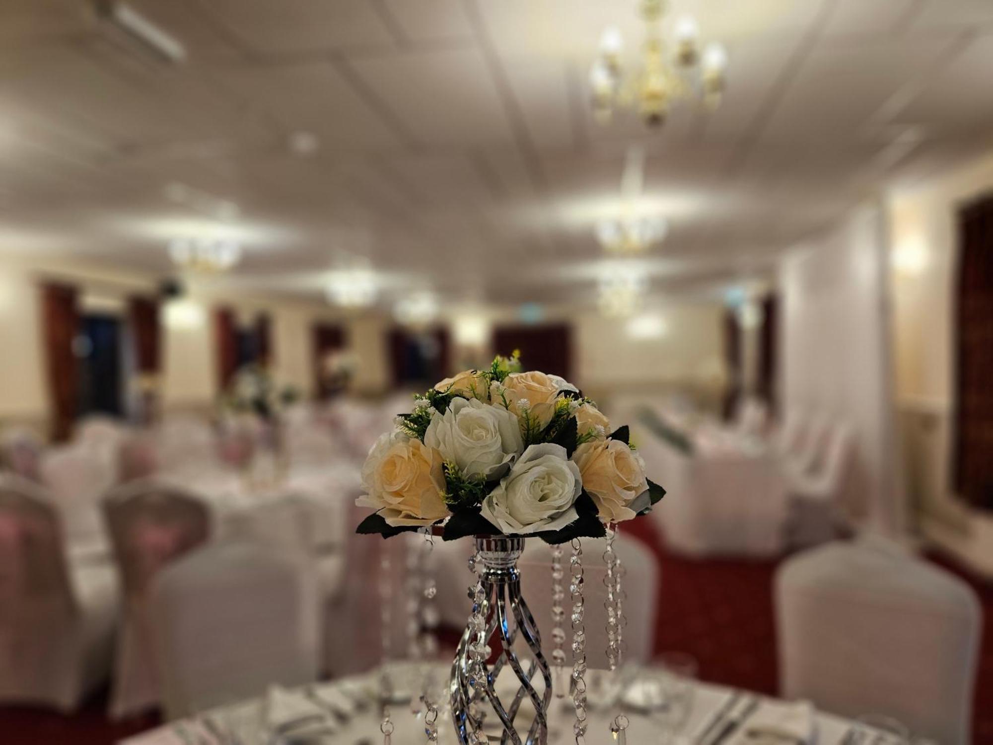 Marsh Farm Hotel Swindon Exterior foto
